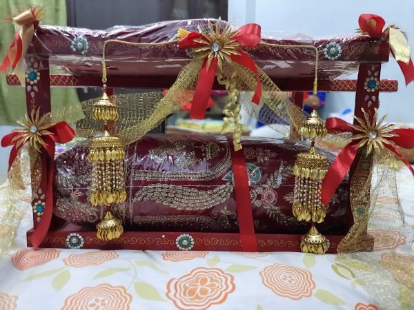 Zupppy Art & Craft Wooden Doli Bridal Baes Packing