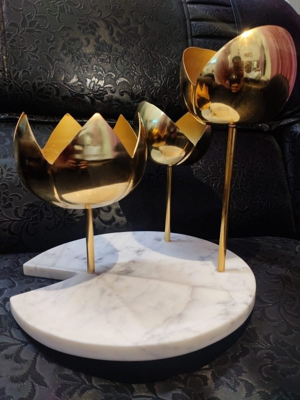 Zupppy Home Decor Elegant Lotus Marble Gold Plated Stand – Zupppy