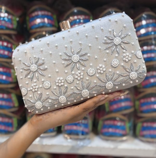 Zupppy Accessories Silver Calm clutch for party