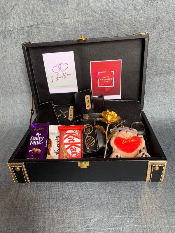 Zupppy Customized Gifts Valentine hamper for her