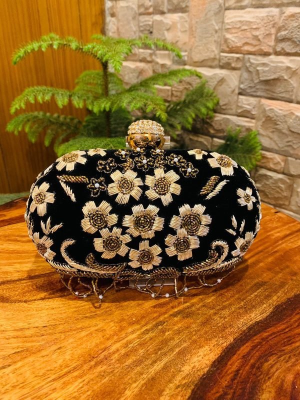 Zupppy Accessories Embroidered oval clutch