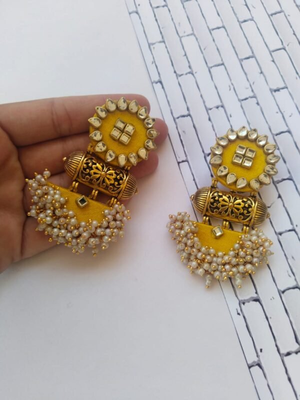 Zupppy Jewellery Rainvas Yellow kundan and beads jhumka