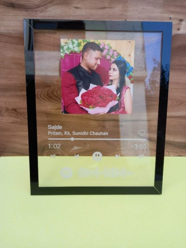 Zupppy Photo Frames Spotify frame with black wooden framing customised with photo and message