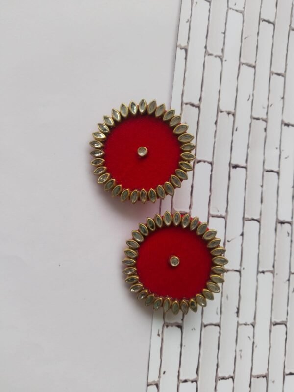 Zupppy Jewellery Red stud earrings with kundan border