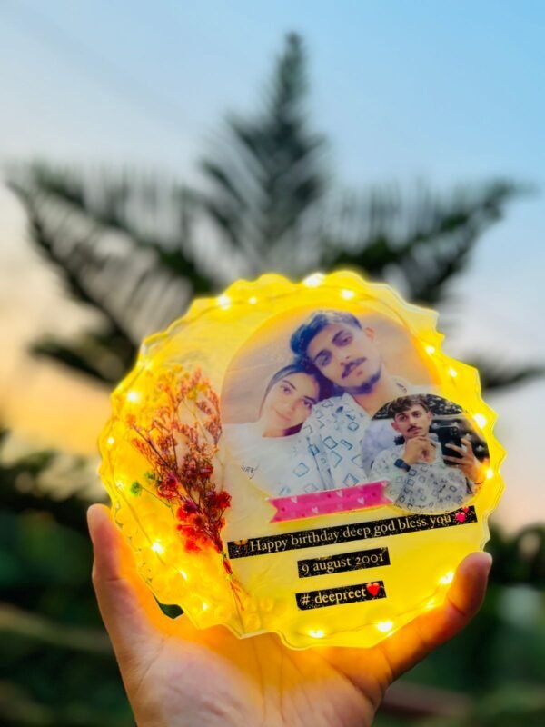 Zupppy Customized Gifts LED Resin Photo Frame