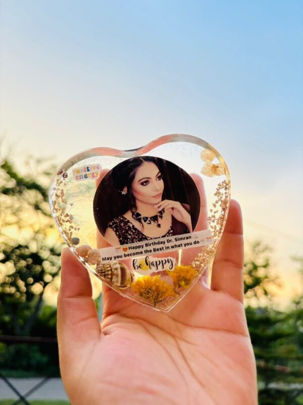 Zupppy Customized Gifts Resin Heart Frame – Elegant and Unique Photo Display