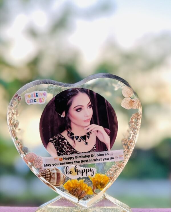 Zupppy Customized Gifts Resin Heart Frame – Elegant and Unique Photo Display