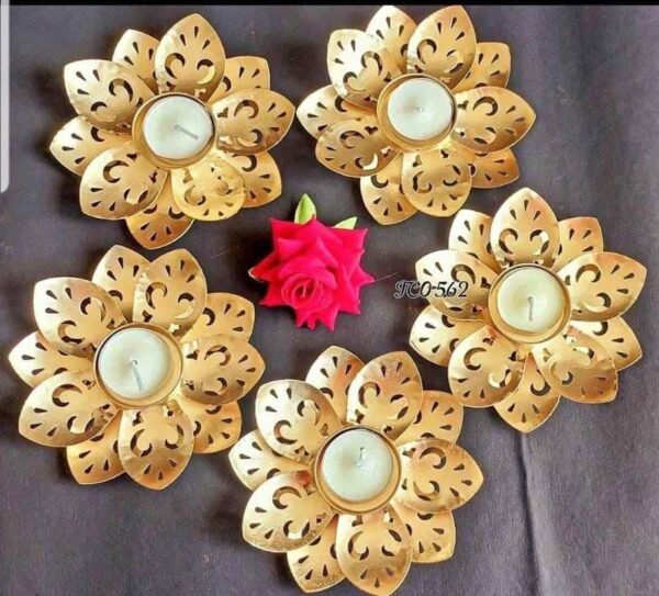 Zupppy Gifts Decorative Floral Candle Holders