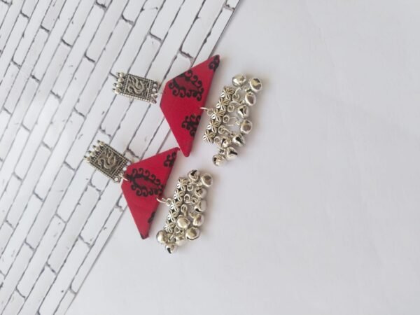 Zupppy Accessories Rainvas Red Printed Swan and Silver Ghungroo Earrings